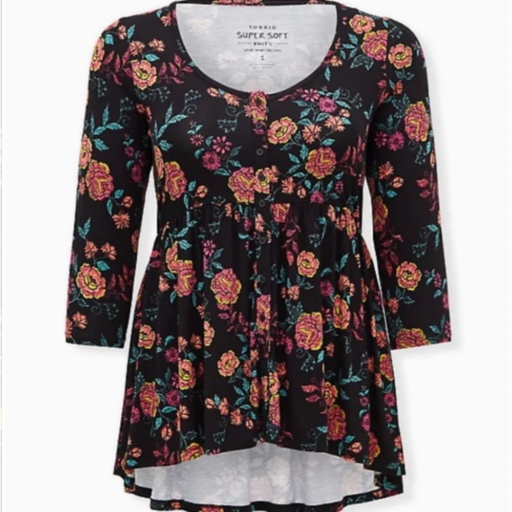 Torrid Babydoll Super Soft Button-Front 3/4 Sleeve Top. NWOT / Size 2.